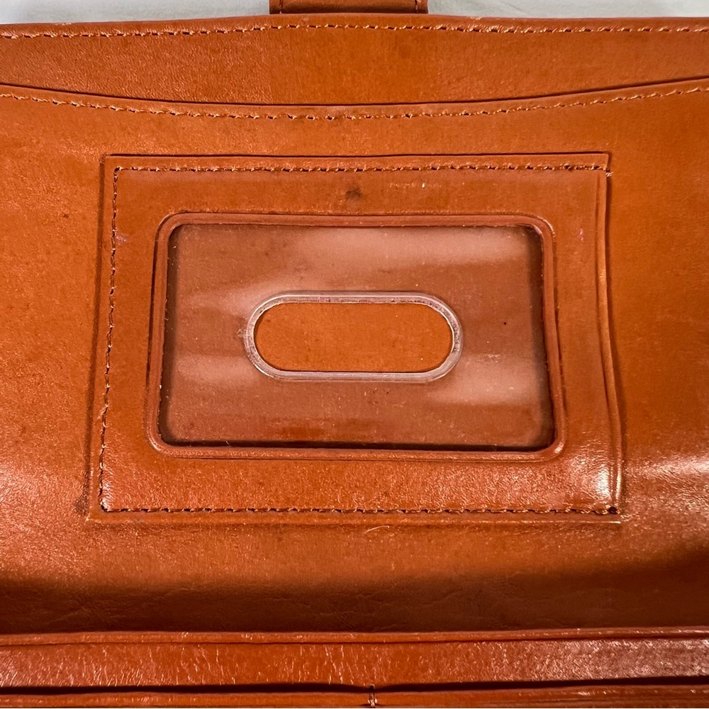 Hobo International Long Bi-Fold Leather Wallet w/ Snap Pouch & ID Display - Picture 15 of 16